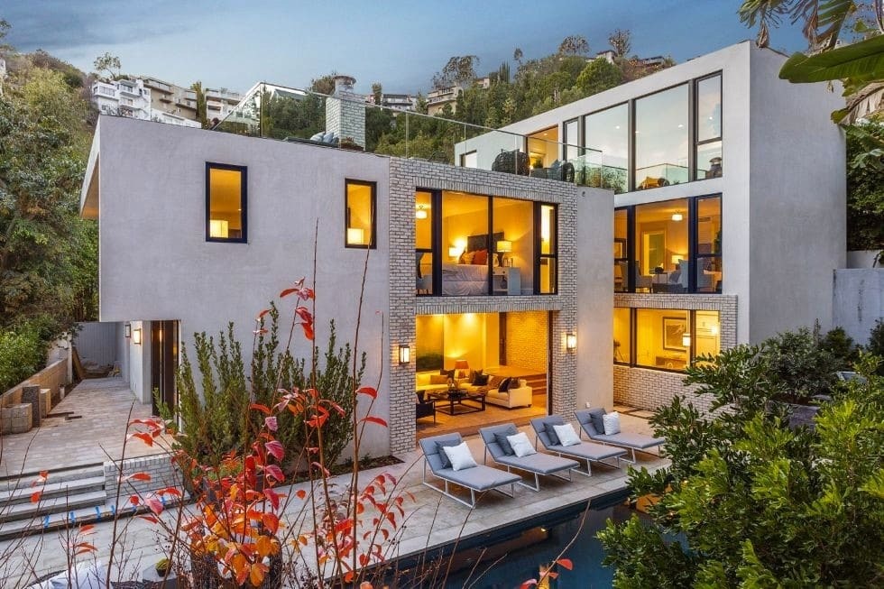 Роскошный дом в Калифорнии, переходящий от звезды к звезде: опубликованы фото