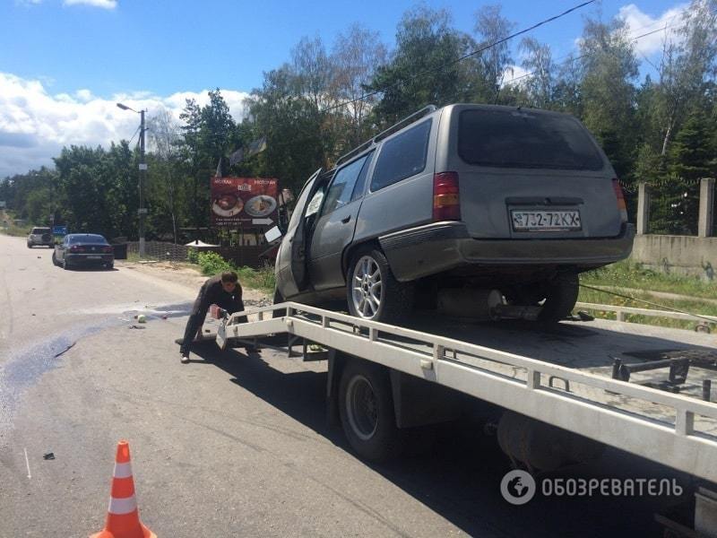 В страшном ДТП под Киевом погибли две женщины: опубликованы фото с места аварии