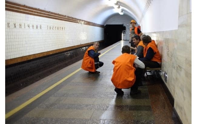 Екскурсія київським метро: які таємниці приховує нічна підземка