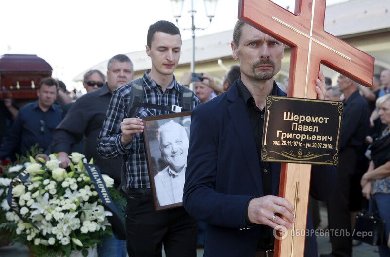 "Утонул в цветах": в Минске похоронили Павла Шеремета