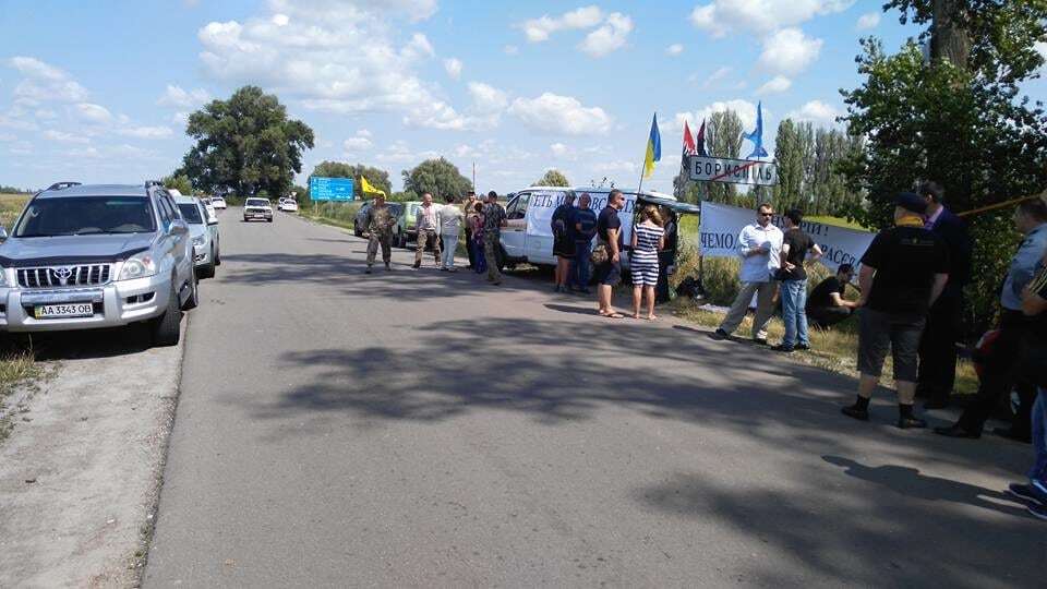 Поліція не дала супротивникам хресної ходи розбити намети під Києвом