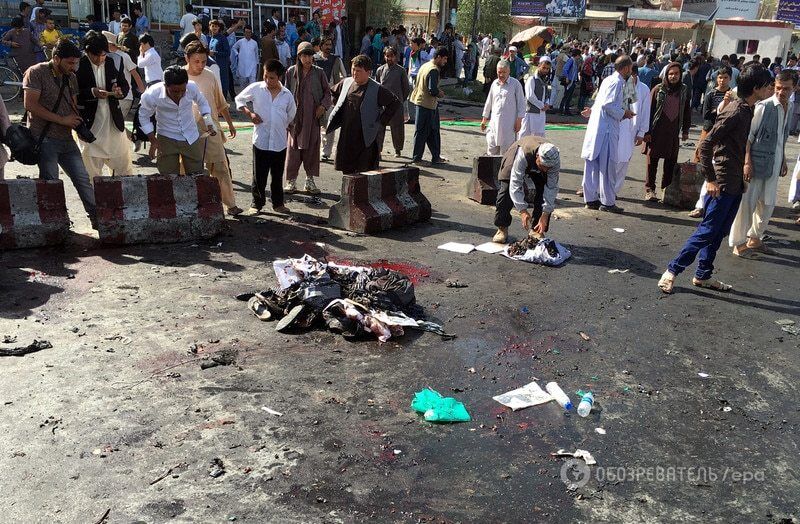 Десятки вбитих і сотні поранених: на демонстрації в Кабулі стався теракт