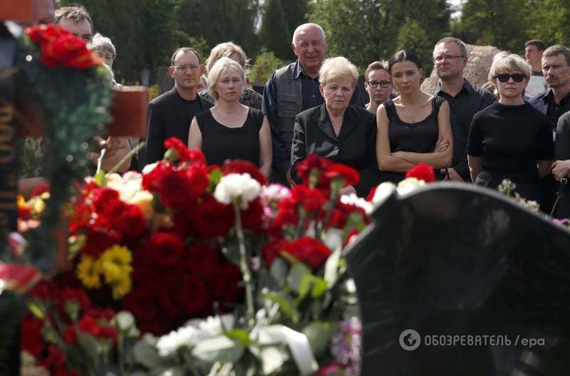 "Посміхайся там нагорі": фоторепортаж із похорону Шеремета