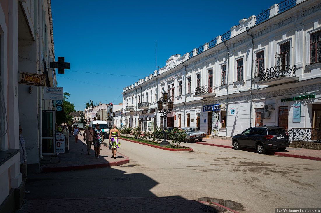 Феодосия, Крым: город, которому очень не повезло