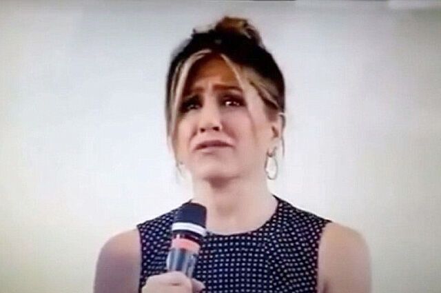 Дженнифер Энистон разрыдалась на молодежном кинофестивале The Giffoni Film Festival