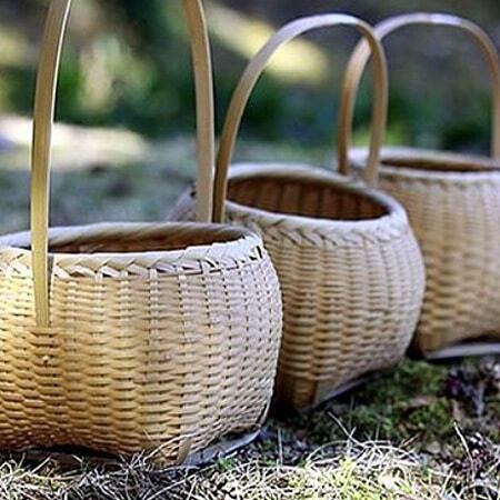 По мотивам Красной Шапочки: плетеные сумочки заполонили Instаgram