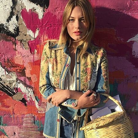 По мотивам Красной Шапочки: плетеные сумочки заполонили Instаgram