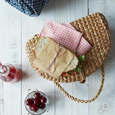 По мотивам Красной Шапочки: плетеные сумочки заполонили Instаgram