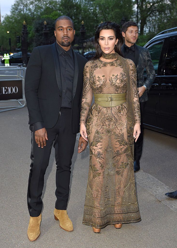 Глаз невозможно оторвать: самые откровенные наряды звезд 