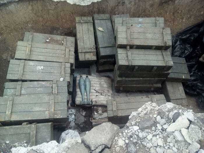 Обезоружили: на Донбассе СБУ нашла тайник "ДНР" с сотнями мин