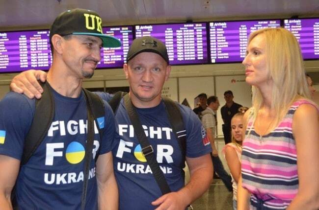 "Борися за Україну!" Знаменитий боксер-патріот повернувся у Київ після чемпіонського бою