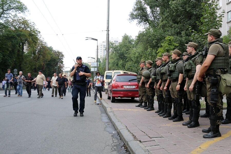 На хресній ході в Києві затримали чотирьох добровольців "Січі"