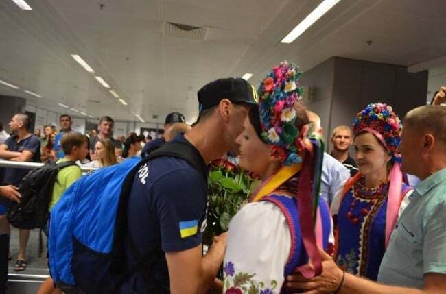 "Борись за Украину!" Знаменитый боксер-патриот вернулся в Киев после чемпионского боя