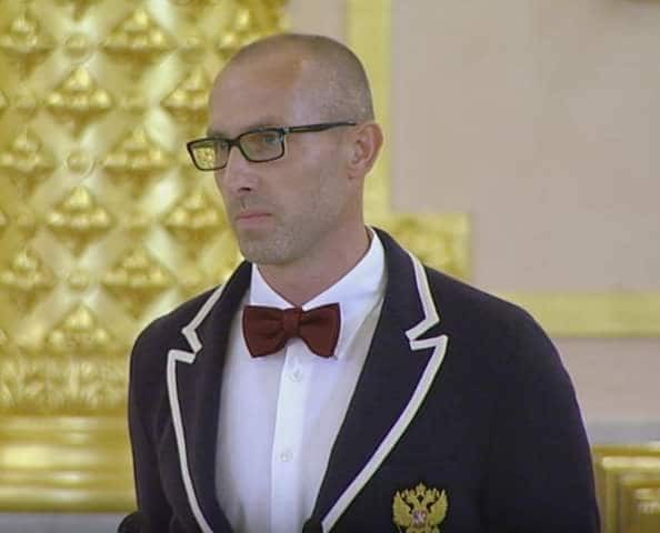 "Похоронне бюро або офіціанти?" У мережі висміяли форму олімпійської збірної Росії