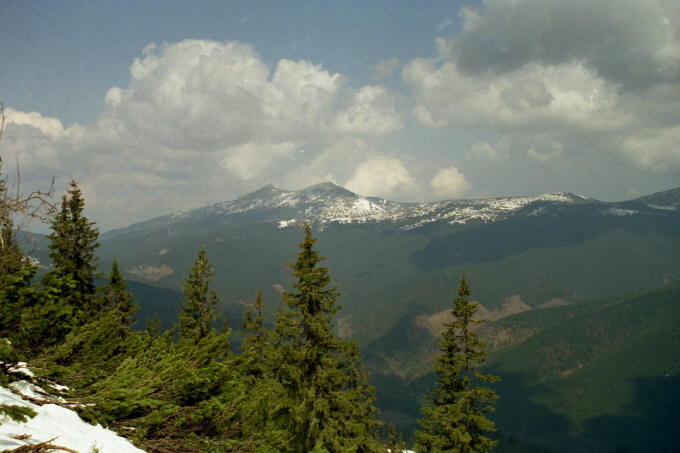 Де відпочити в Україні: 11 дивовижних національних парків країни