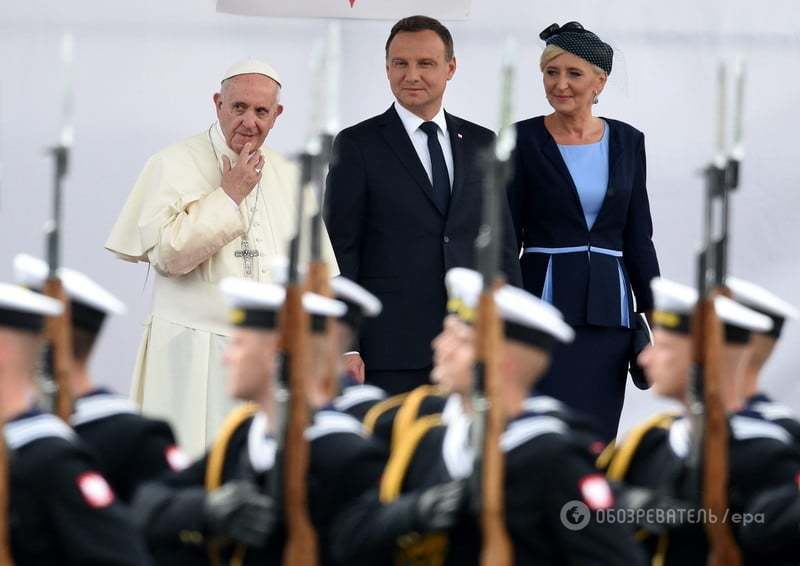 Встретили 2 млн верующих: в Польшу прибыл Папа Франциск. Опубликован фоторепортаж