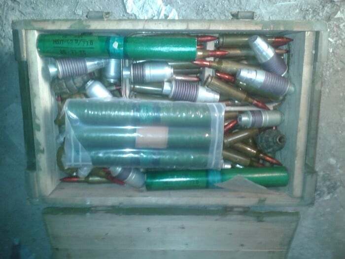 Мины и гранаты: СБУ нашла под Днепром крупный арсенал оружия
