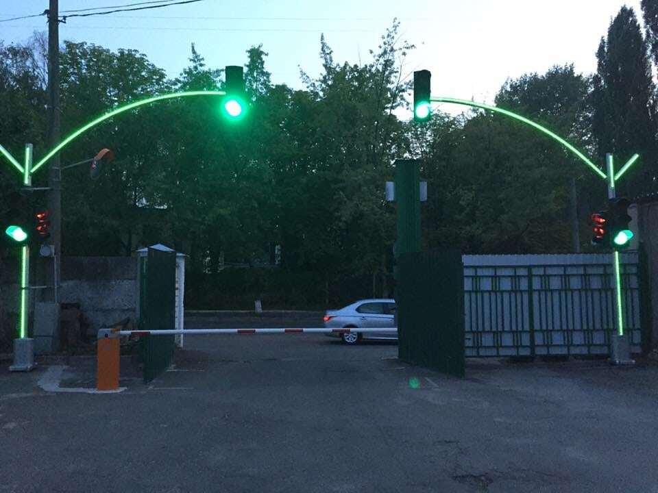 Эксперимент: в Киеве появится светофор-"елка": опубликовано фото