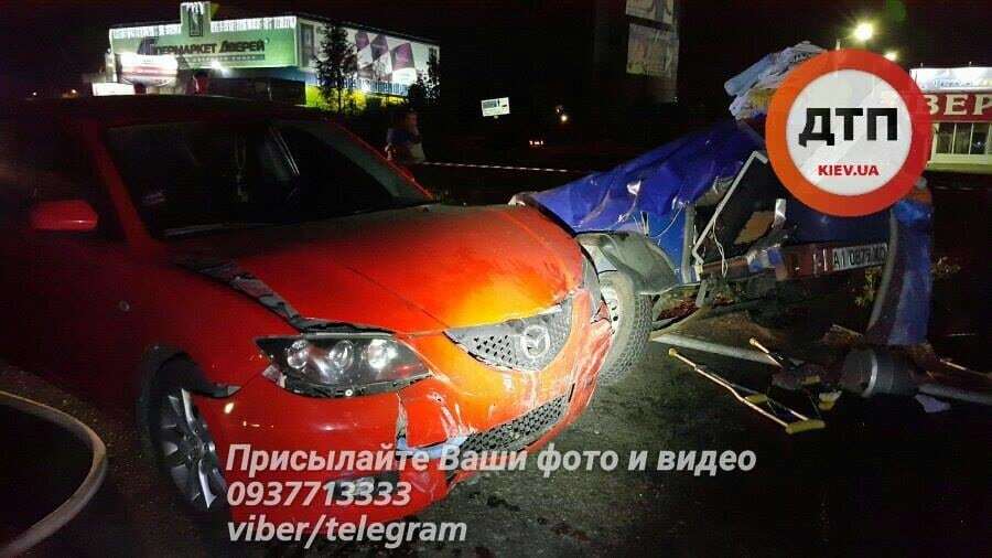 Голливудская погоня: в Киеве Toyota протаранила "Волгу", скрываясь от полиции. Фотофакт