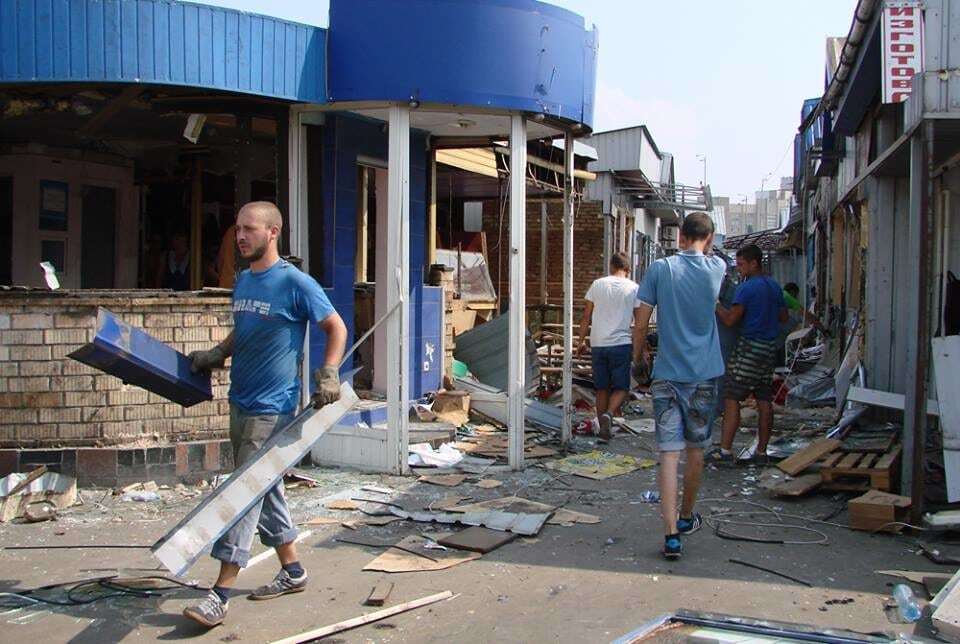 В Киеве снесли незаконные МАФы, "замаскированные" под рынок: опубликованы фото