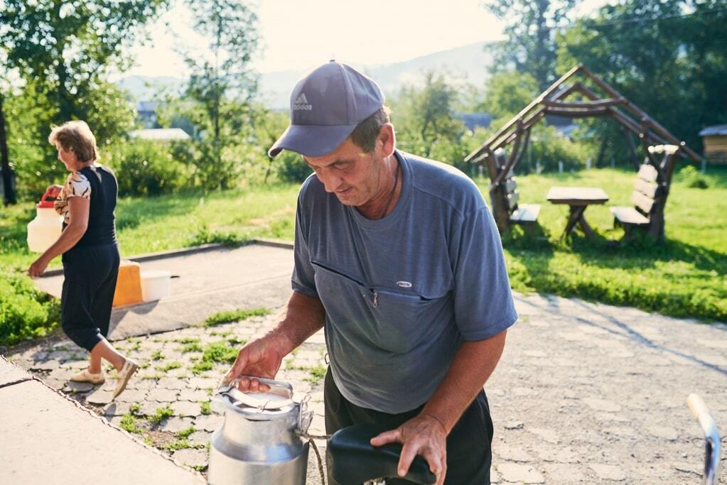 Чарівна Україна: як швейцарська сироварня змінила життя села