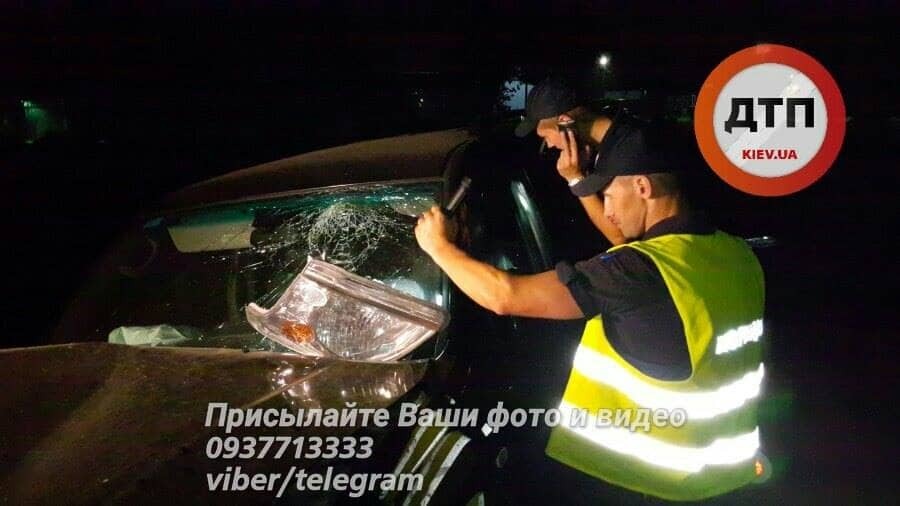 Голливудская погоня: в Киеве Toyota протаранила "Волгу", скрываясь от полиции. Фотофакт