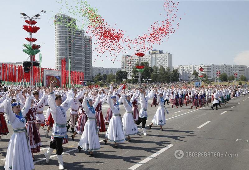 Псковские десантники и вышиванки: Беларусь отпраздновала День независимости. Фоторепортаж