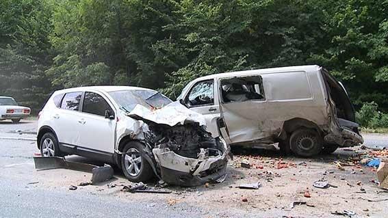 Жахлива аварія у Вінниці: розбиті чотири машини, постраждали діти