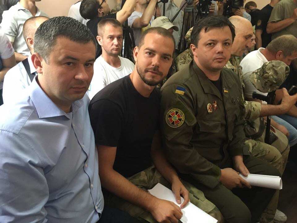 В Киеве на суд над прокурором зоны АТО Куликом пришли Лыхолит и Семенченко: фотофакт