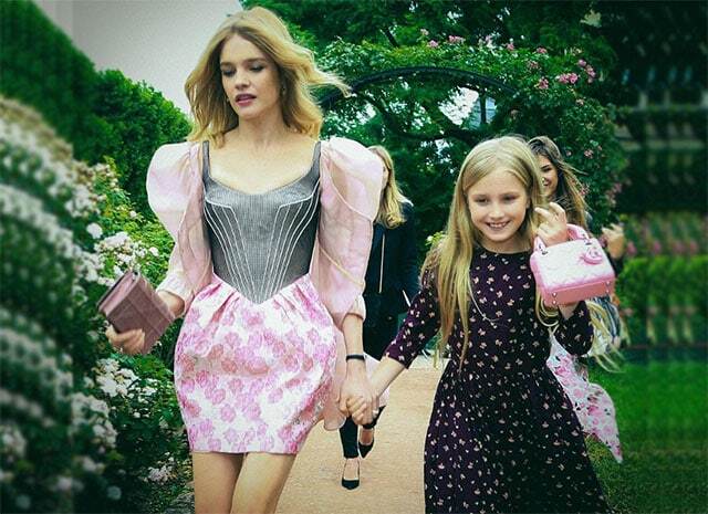 Месяц после родов: стройная Водянова привела дочь на модный показ