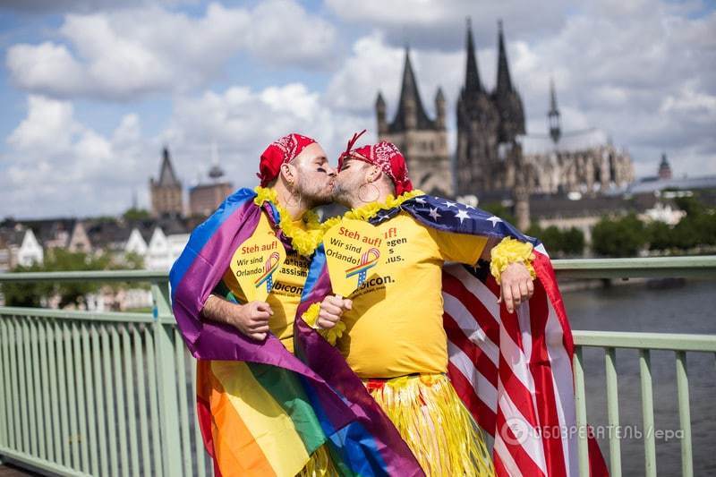 В Германии состоялся самый большой в мире парад представителей ЛГБТ. Опубликованы яркие фото, видео