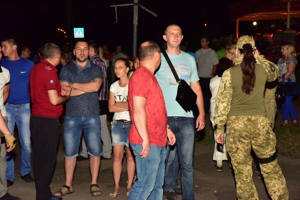 В Торецке пьяные местные жители блокировали движение сил АТО - Аброськин