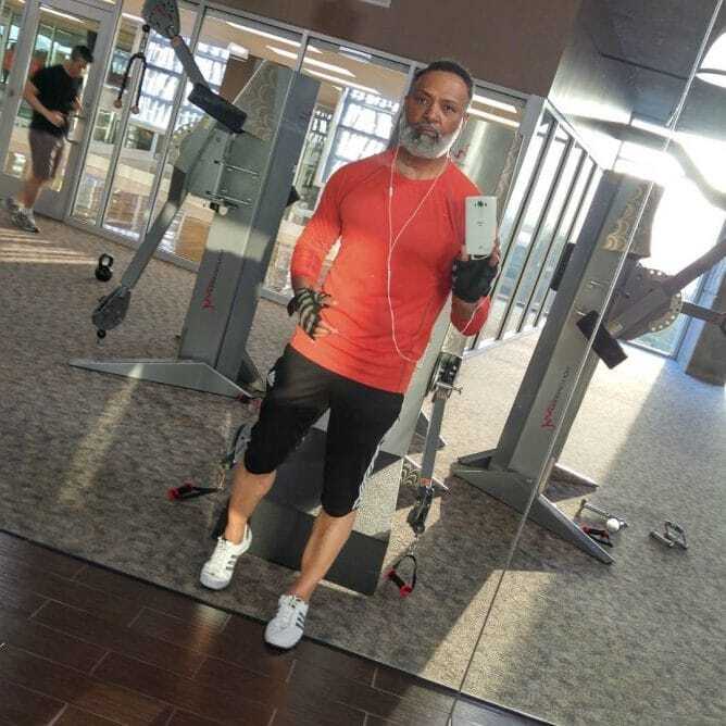 Дедушка-хипстер из Техаса покорил соцсети: фото престарелого модника