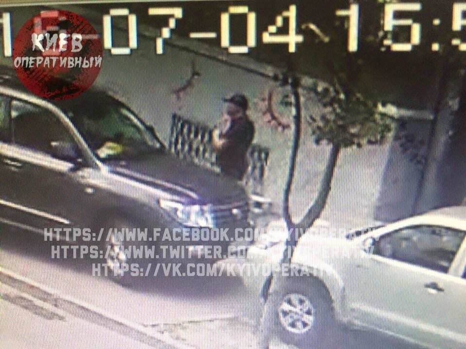 У Києві викрали джип одного з екс-керівників заводу в "ЛНР"