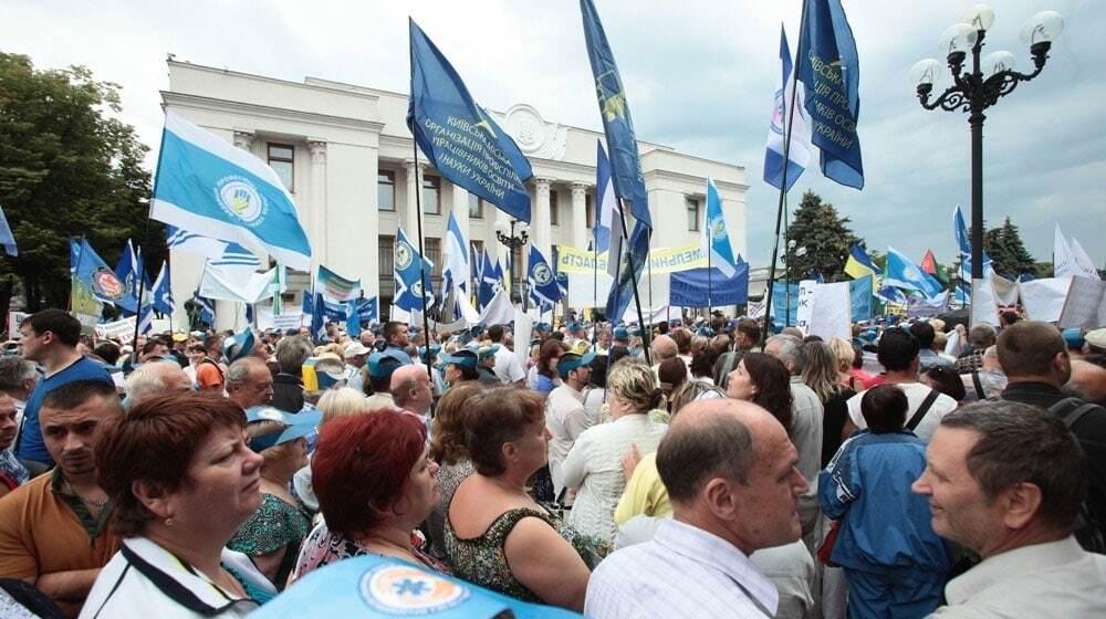 Профсоюзы протестуют против повышения тарифов на тепло и воду + ФОТО