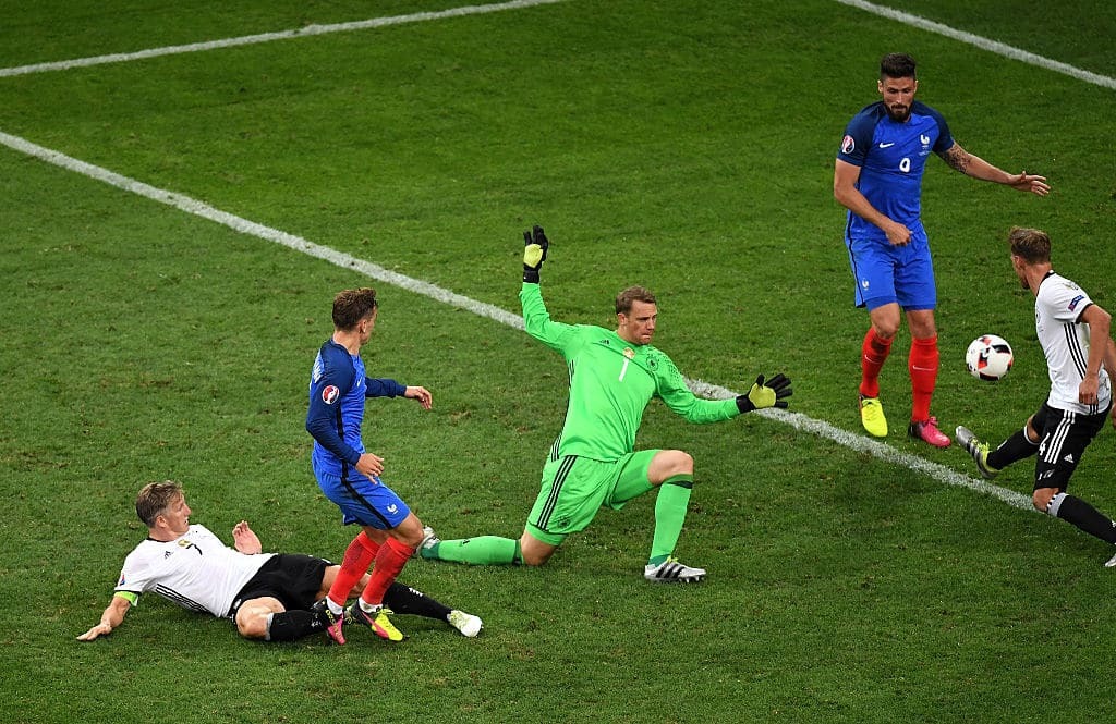 Евро-2016. Франция благодаря судье обыграла Германию и вышла в финал