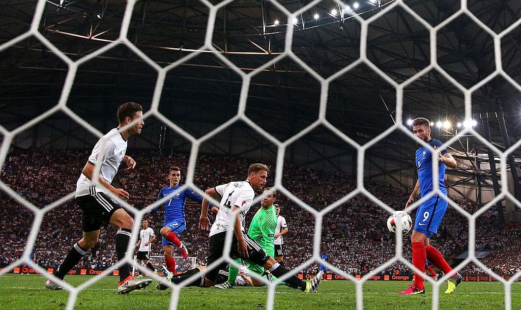 Евро-2016. Франция благодаря судье обыграла Германию и вышла в финал