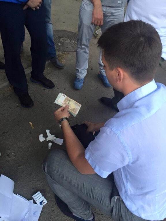 У Києві слідчий вимагав 8,5 тисячі євро хабара