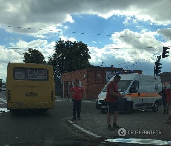Під Києвом ВАЗ із вантажівкою влаштували велику аварію