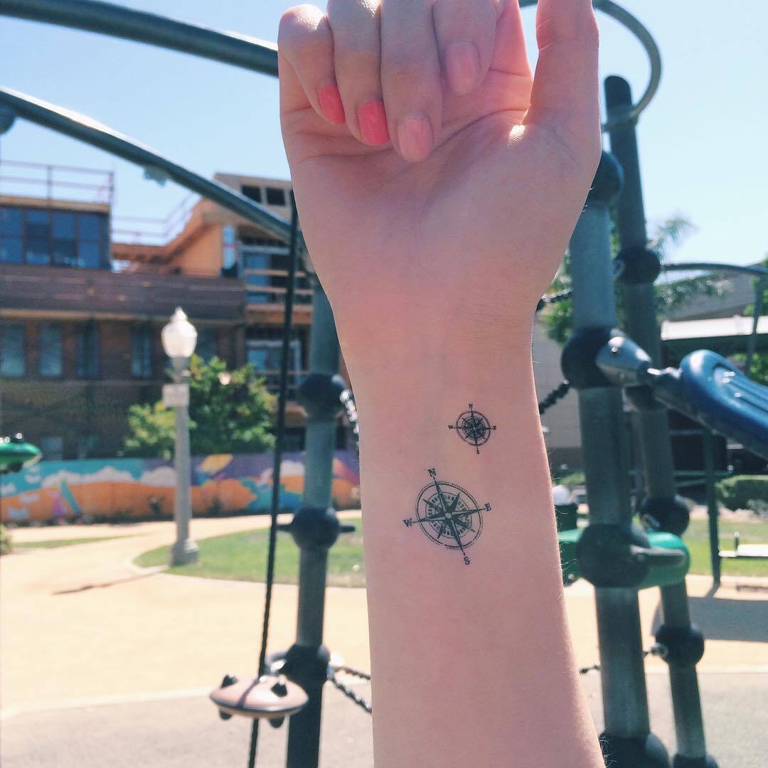 Путешествуем весело: топ-15 милых тату на тревел тематику