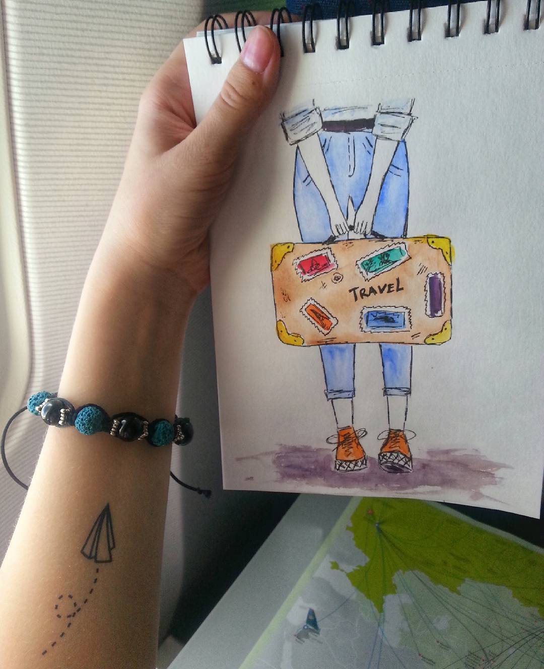 Путешествуем весело: топ-15 милых тату на тревел тематику