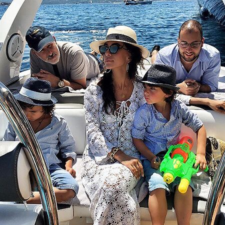 День семьи, любви и верности: Полина Гагарина показала подросшего сына, а разведенная Зара отдохнула на яхте