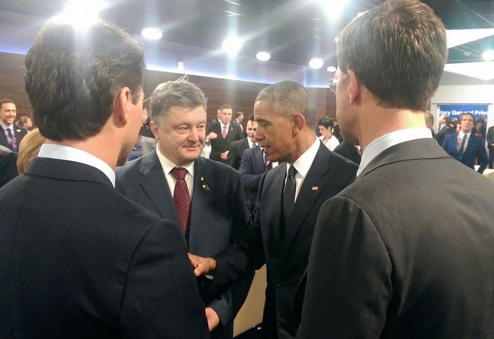 Саммит НАТО в Варшаве: Порошенко встретился с Обамой. Фотофакт