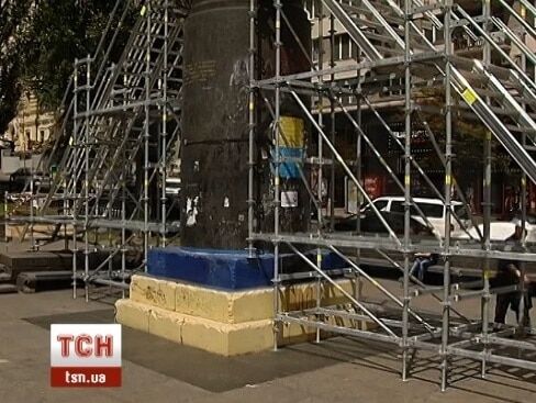 Занять место Ленина: в Киеве откроют инсталляцию на месте снесенного памятника