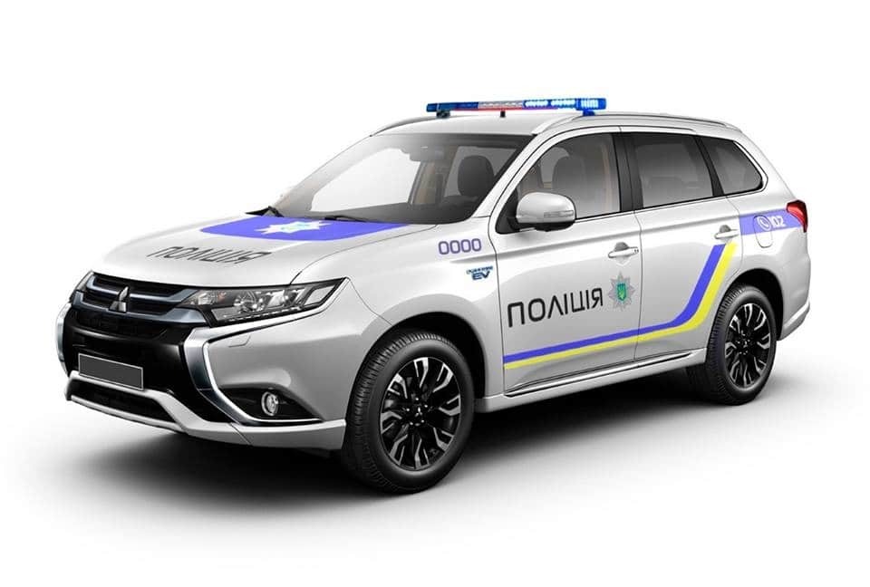 УАЗы на свалку: полиция Украины пересядет на гибридные Mitsubishi Outlander