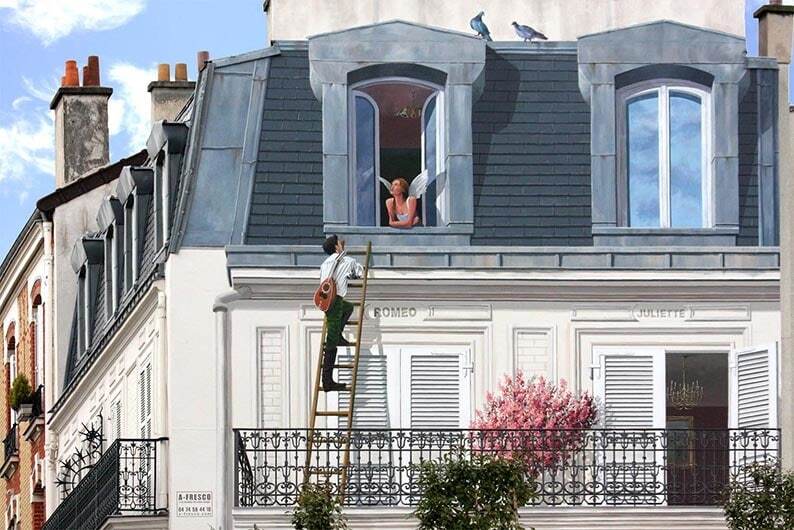 Во Франции художник превращает заброшенные дома в произведения искусства