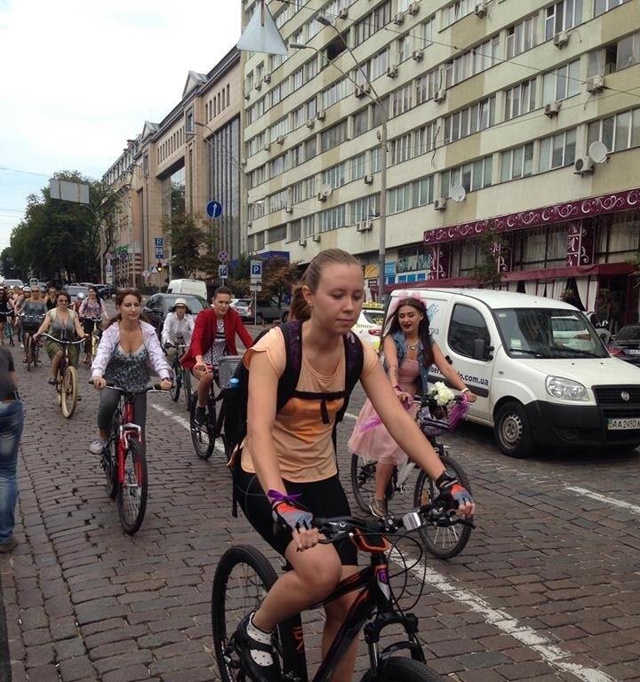"Приближаю Амстердам": в Киеве женщины организовали велопарад. Опубликованы фото
