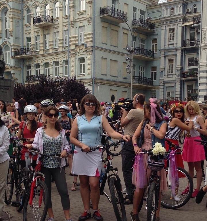"Наближається Амстердам": у Києві жінки організували велопарад