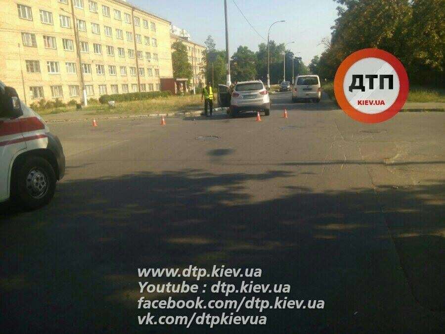 "Жіноча ДТП": у Києві не розминулися два автомобілі