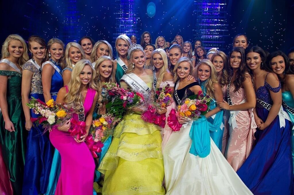 Финалистки конкурса Miss Teen USA поразили своей схожестью друг с другом